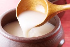 Giấm bỗng ngon có màu vàng nhạt tự nhiên