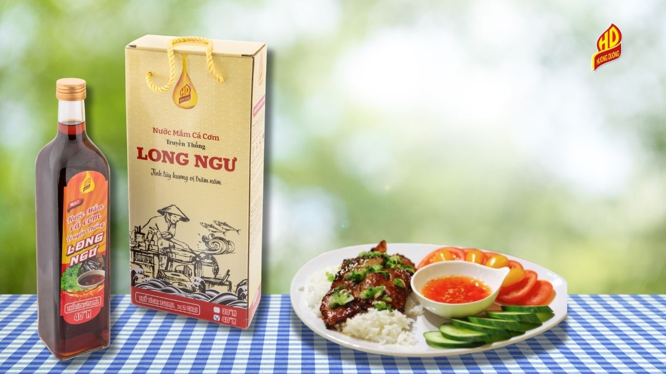 Cách làm nước mắm cơm tấm: Bí quyết cho món ăn chuẩn vị 2 Nước Mắm cá cơm Long Ngư 40 độ đạm dùng để pha nước chấm