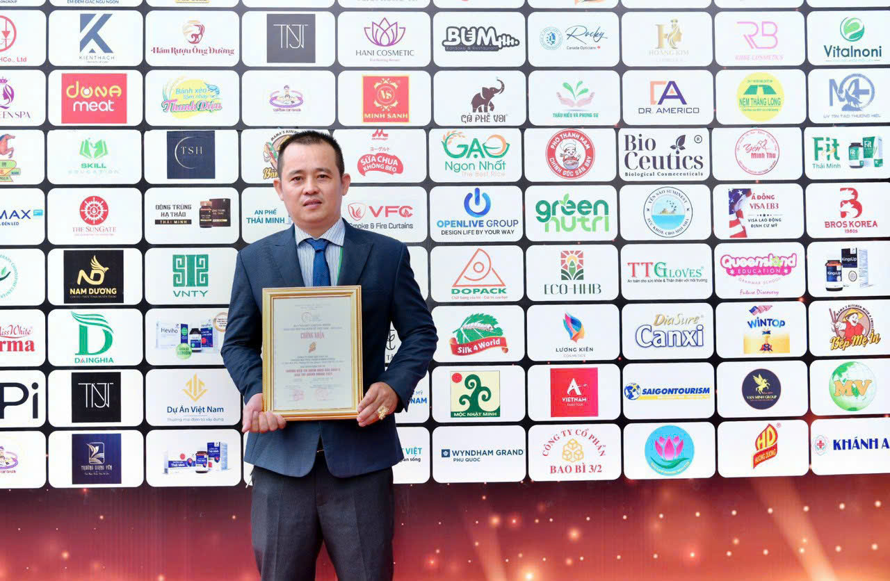 Ảnh: Hướng Dương đạt chứng nhận thương hiệu tín nhiệm hàng đầu Châu Á